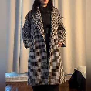 Abercrombie & Fitch Black and White Coat (Wool-blend coat)